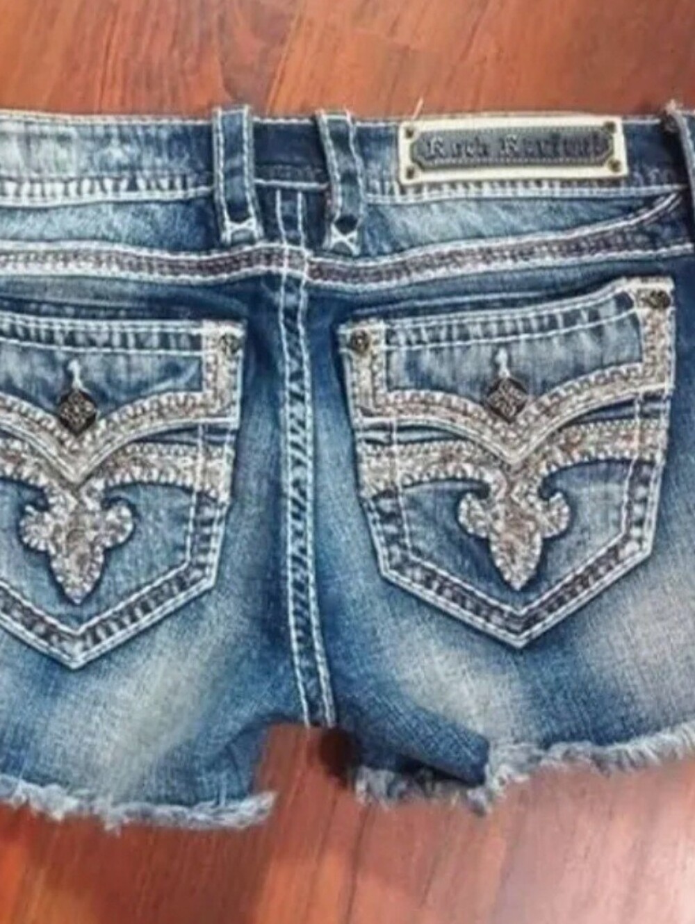 ❤️ROCK REVIVAL❤️ BARBILA STRETCH EMBROIDERED EMBELLISHED SHORTS SIZE 28